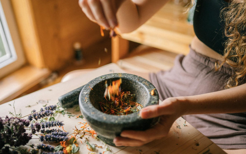 How to Make a Calendula and Lavender Healing Salve From Scratch for Dry Skin and Minor Wounds
