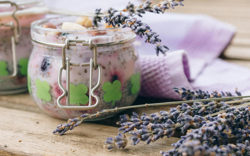 How to Make a Healing Oat and Lavender Bath Soak That Calms Eczema and Irritated Skin Naturally