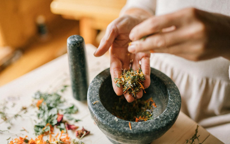 Why Store-Bought Herbal Supplements Often Fail and How Fresh Home Preparations Actually Work Better