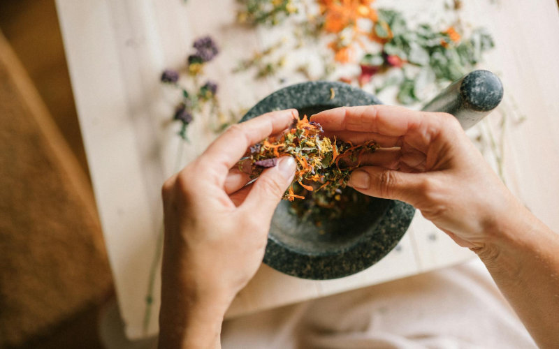 15 Quick Herbal Remedy Recipes You Can Prepare in Under 5 Minutes Using Pantry Herbs