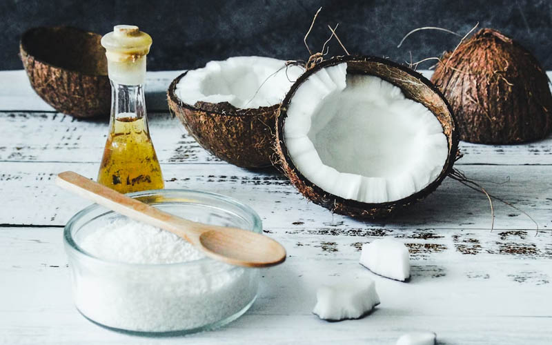 How to Make a DIY Coffee and Coconut Oil Cellulite Scrub That Tightens Skin Naturally