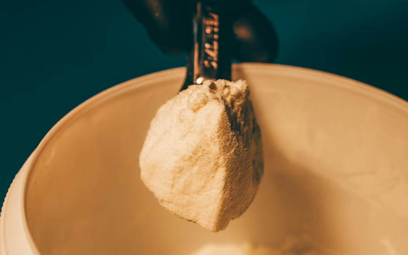 How to Make a Natural Baking Soda and Coconut Oil Deodorant That Lasts All Day