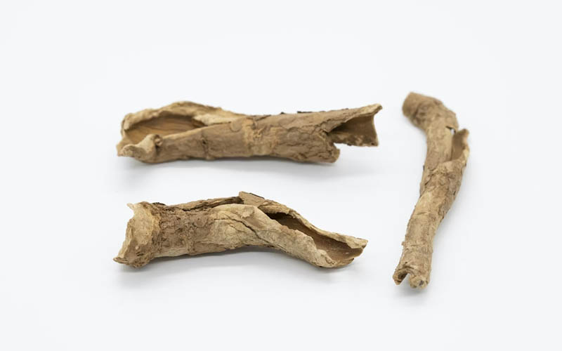 How to Prepare a Homemade Marshmallow Root Tea for Soothing a Leaky Gut Naturally